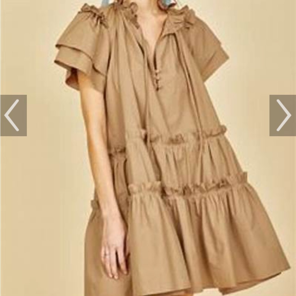 Hunter BELL DRESS. It’s an amazing oversized fit dress. Size small.